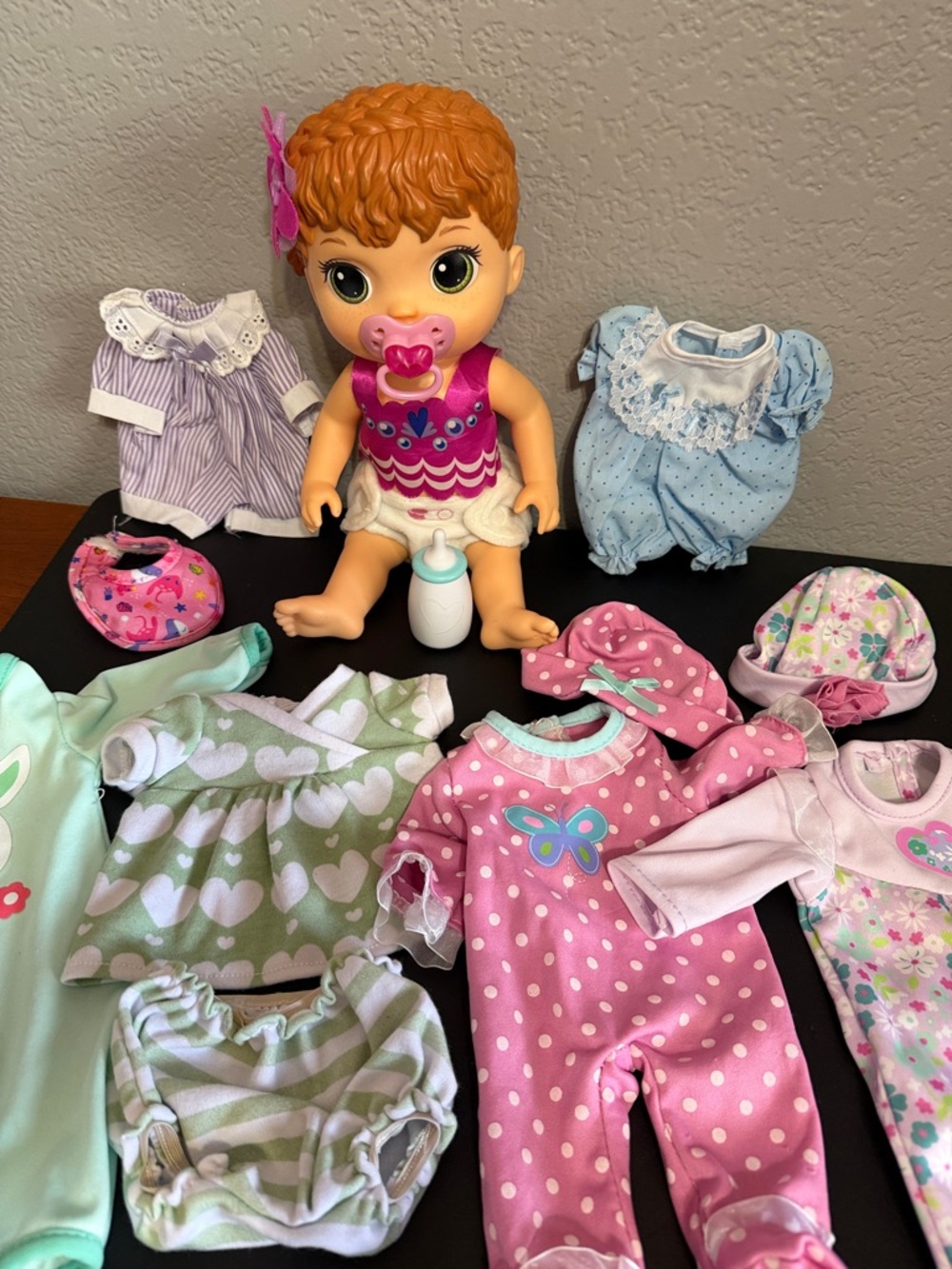 2017 Hasbro Baby Alive Shimmer & Splash Doll with extra Outfits/Clothes - Picture 3 of 12